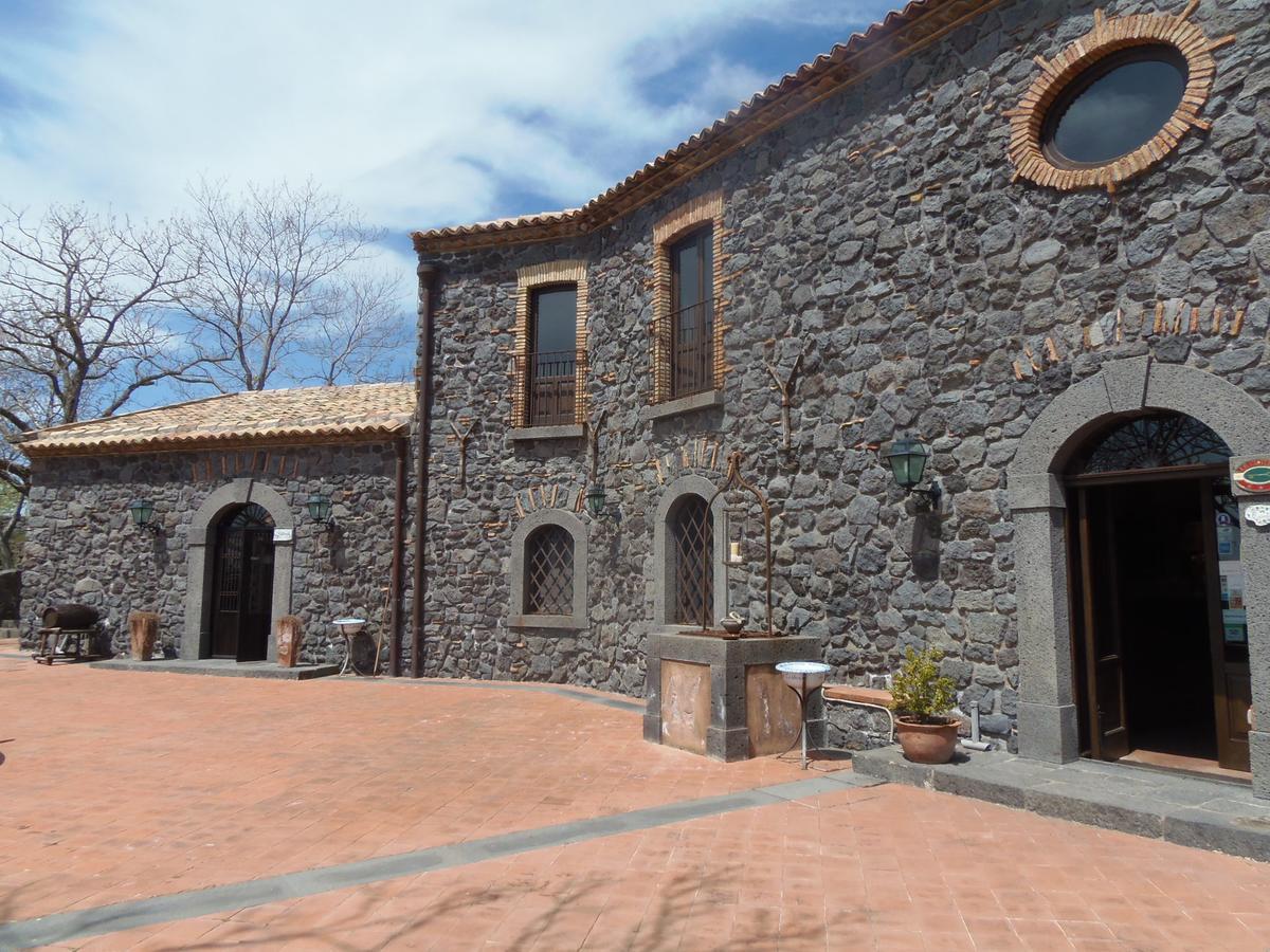 Le Cisterne Dell'Etna Hotel Calcerana-Marina Екстериор снимка