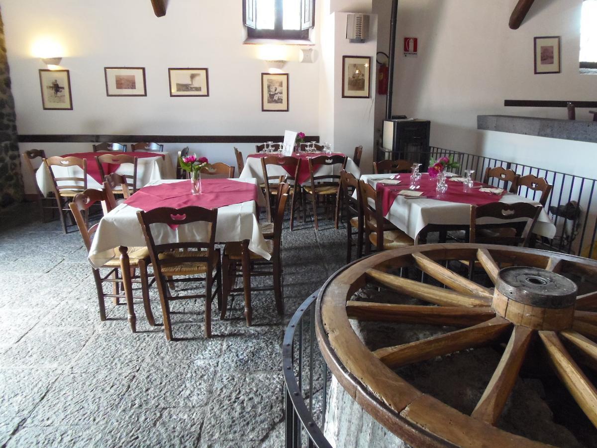 Le Cisterne Dell'Etna Hotel Calcerana-Marina Екстериор снимка