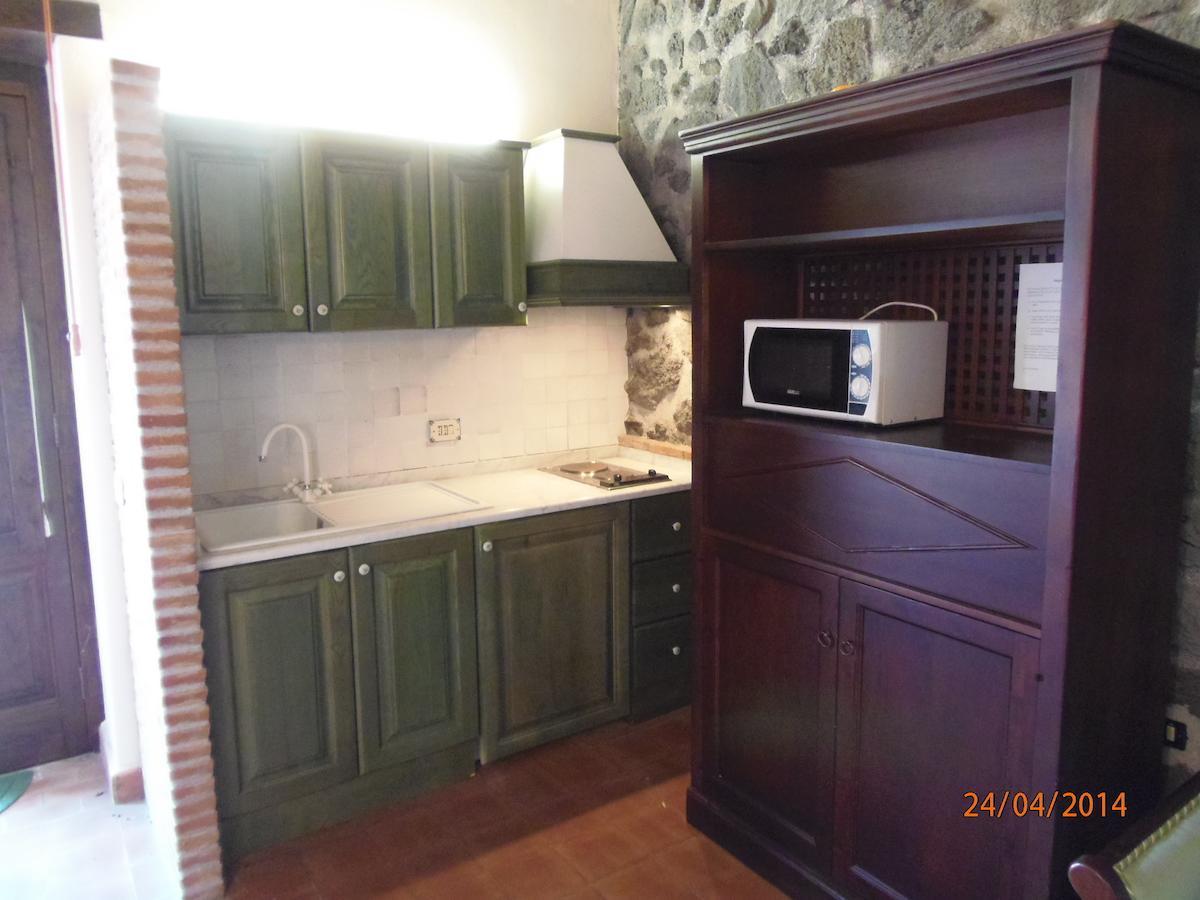 Le Cisterne Dell'Etna Hotel Calcerana-Marina Стая снимка