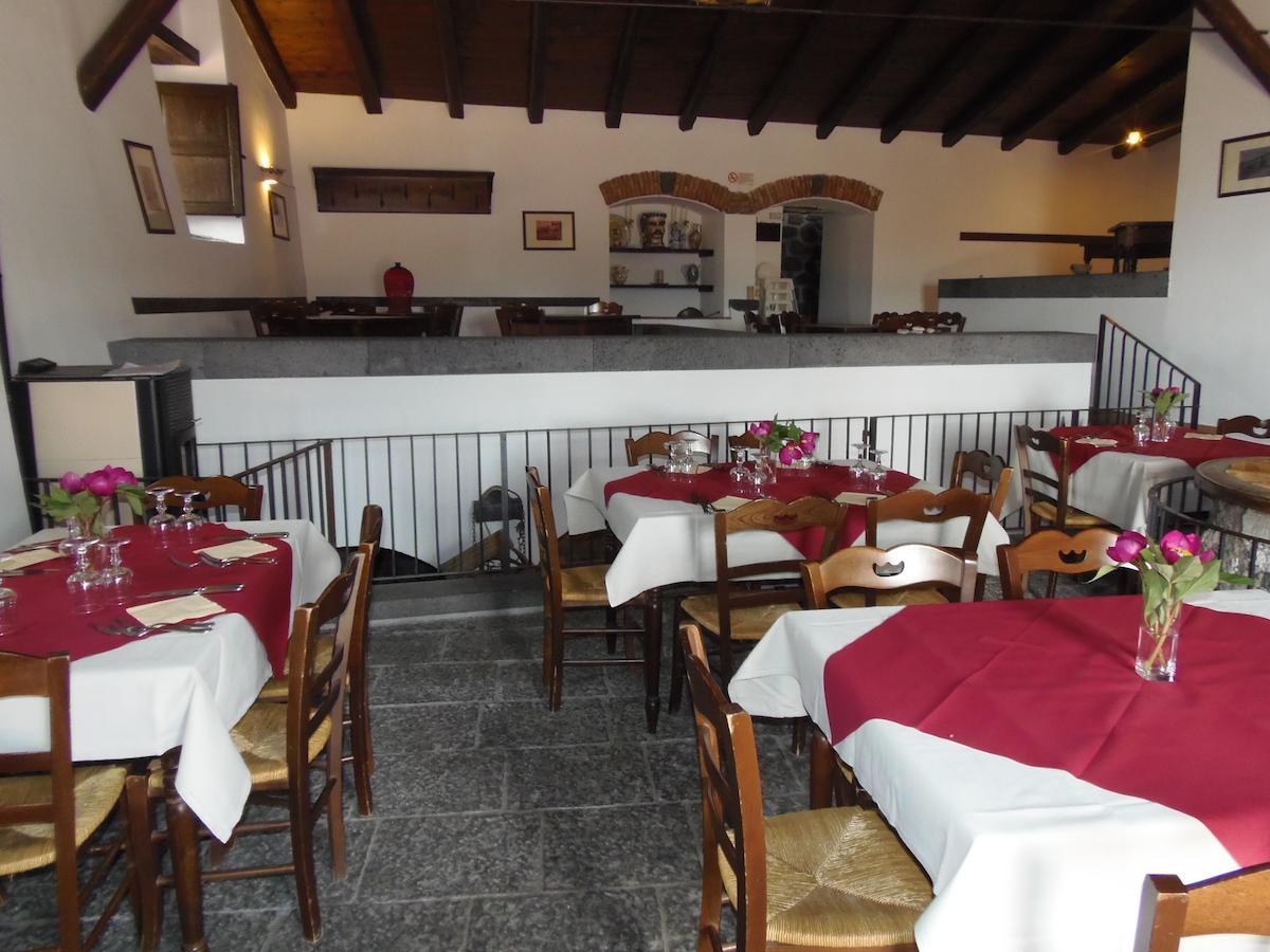 Le Cisterne Dell'Etna Hotel Calcerana-Marina Екстериор снимка