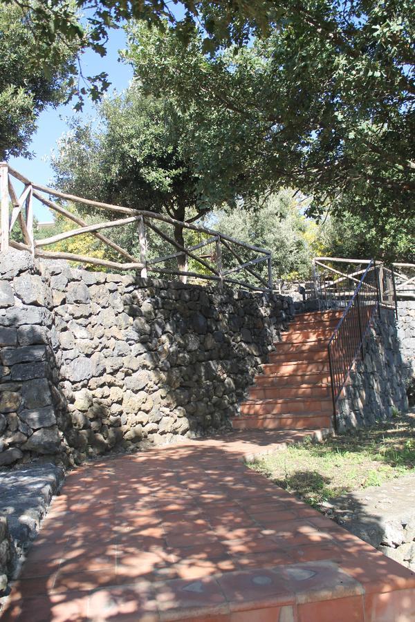 Le Cisterne Dell'Etna Hotel Calcerana-Marina Екстериор снимка