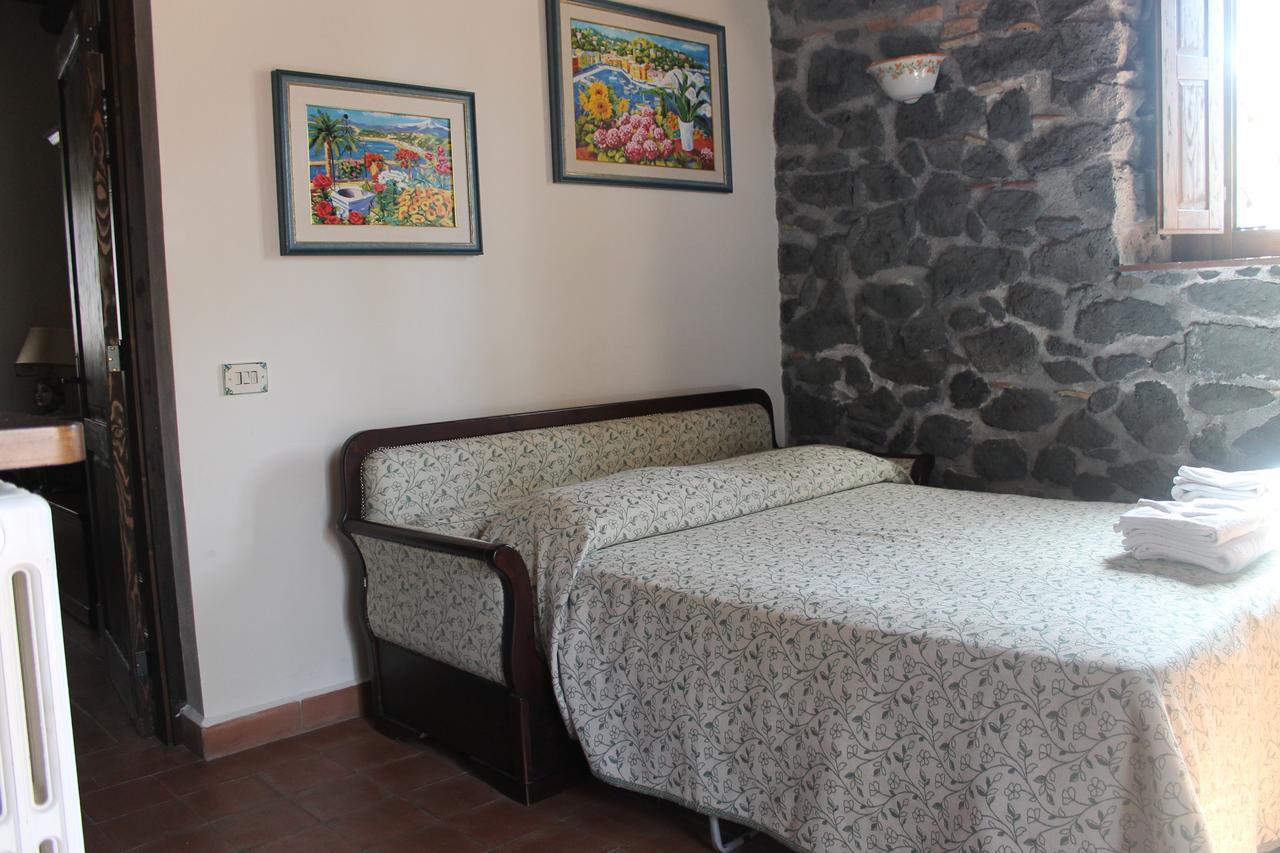 Le Cisterne Dell'Etna Hotel Calcerana-Marina Екстериор снимка