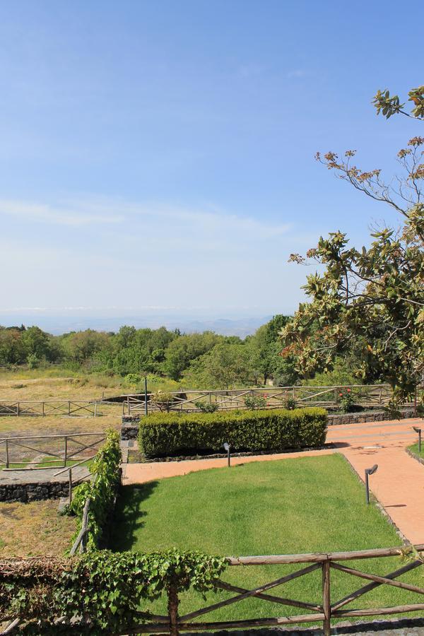 Le Cisterne Dell'Etna Hotel Calcerana-Marina Екстериор снимка