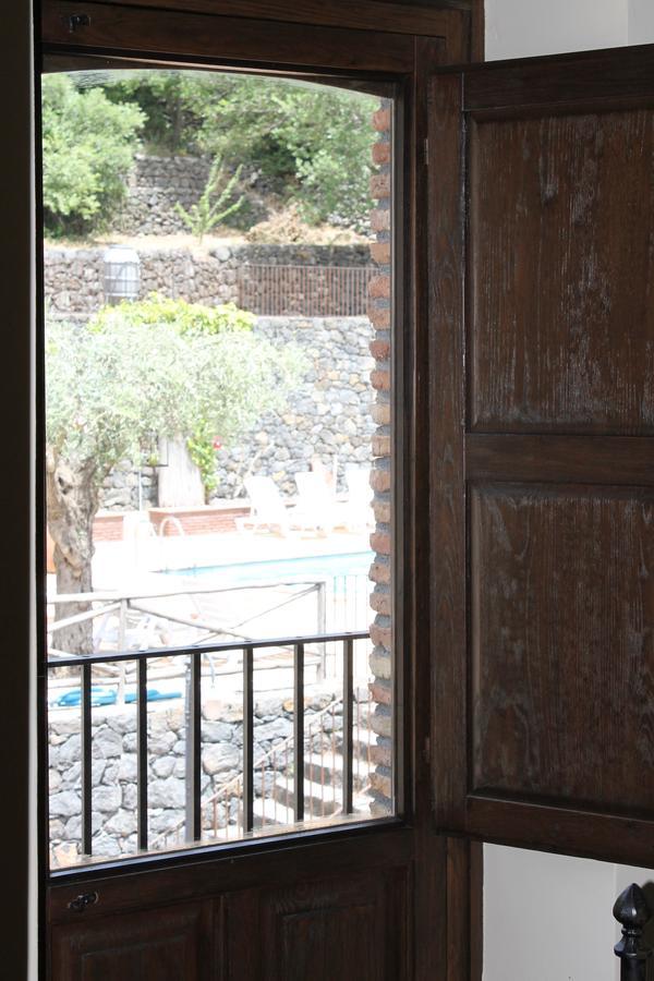 Le Cisterne Dell'Etna Hotel Calcerana-Marina Екстериор снимка
