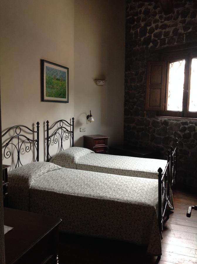 Le Cisterne Dell'Etna Hotel Calcerana-Marina Екстериор снимка