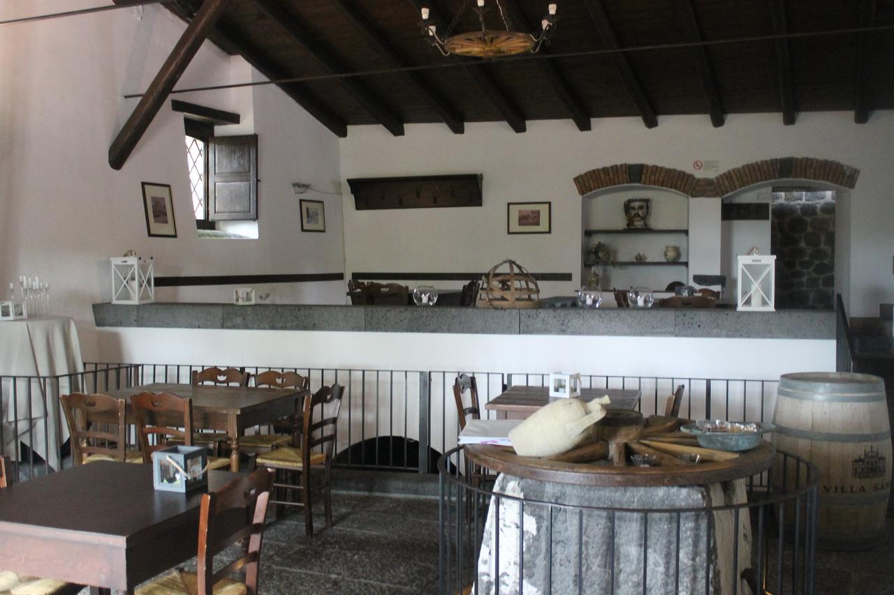 Le Cisterne Dell'Etna Hotel Calcerana-Marina Екстериор снимка