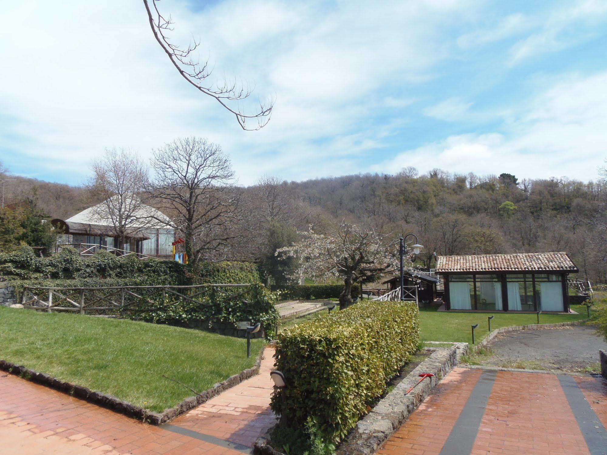 Le Cisterne Dell'Etna Hotel Calcerana-Marina Екстериор снимка